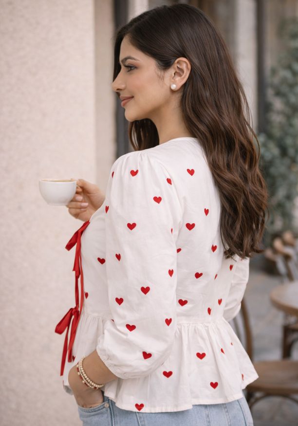 AMISSA FRONT RED & WHITE NOTE BLOUSE